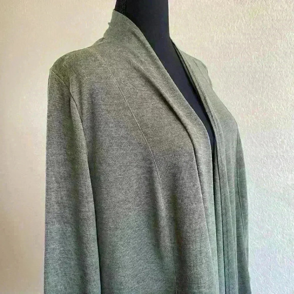 Easywear by Chicos Knit light breezy Cardigan Pocket Moss Hunter Green Women 3 - Picture 6 of 10